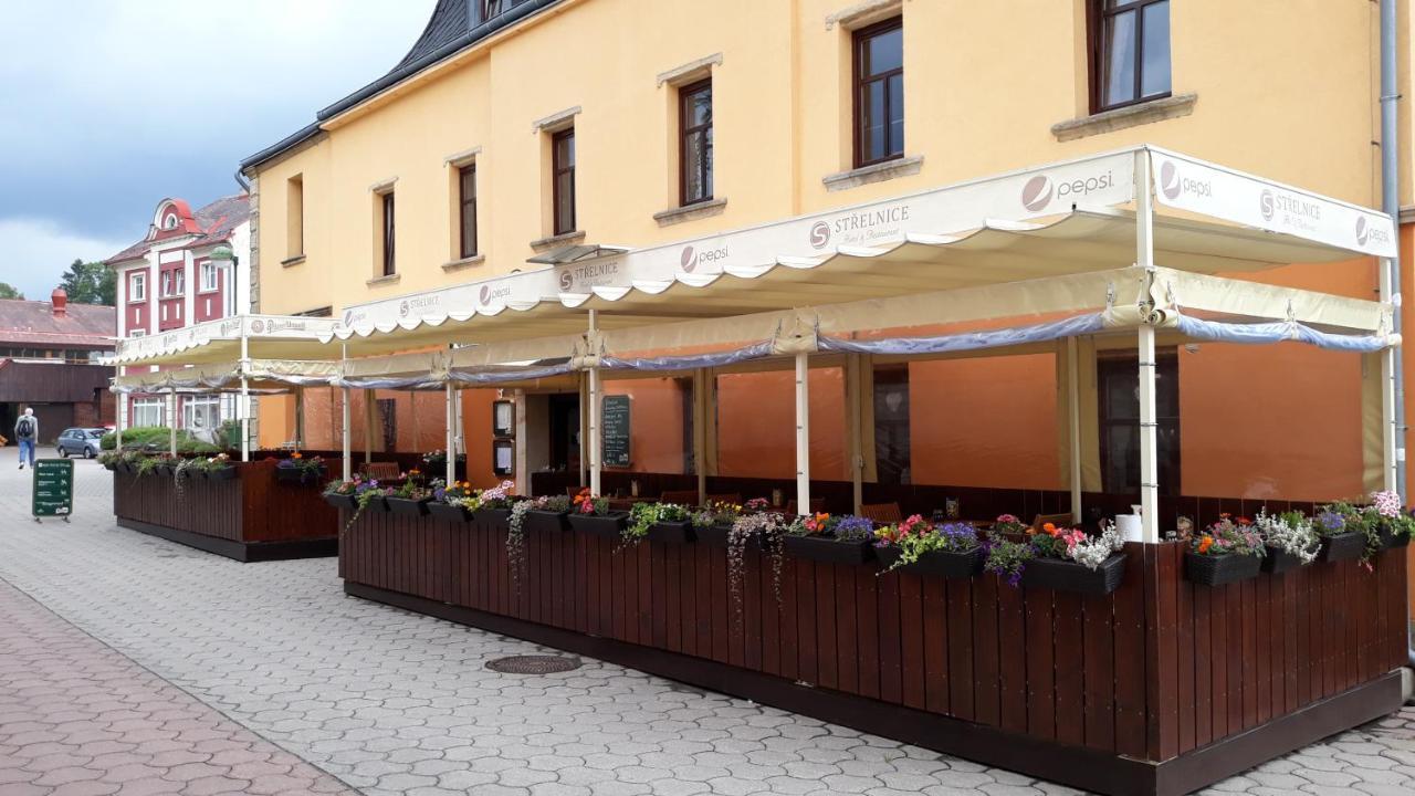Hotel Strelnice Teplice nad Metuji Exterior photo